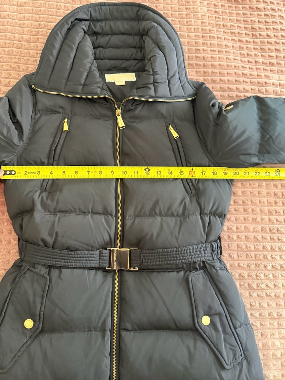 NWT Michael Kors Puffer Coat + Belt, Faux Fur Hood. Cinch Waist. Midnight Blue. - Picture 8 of 13